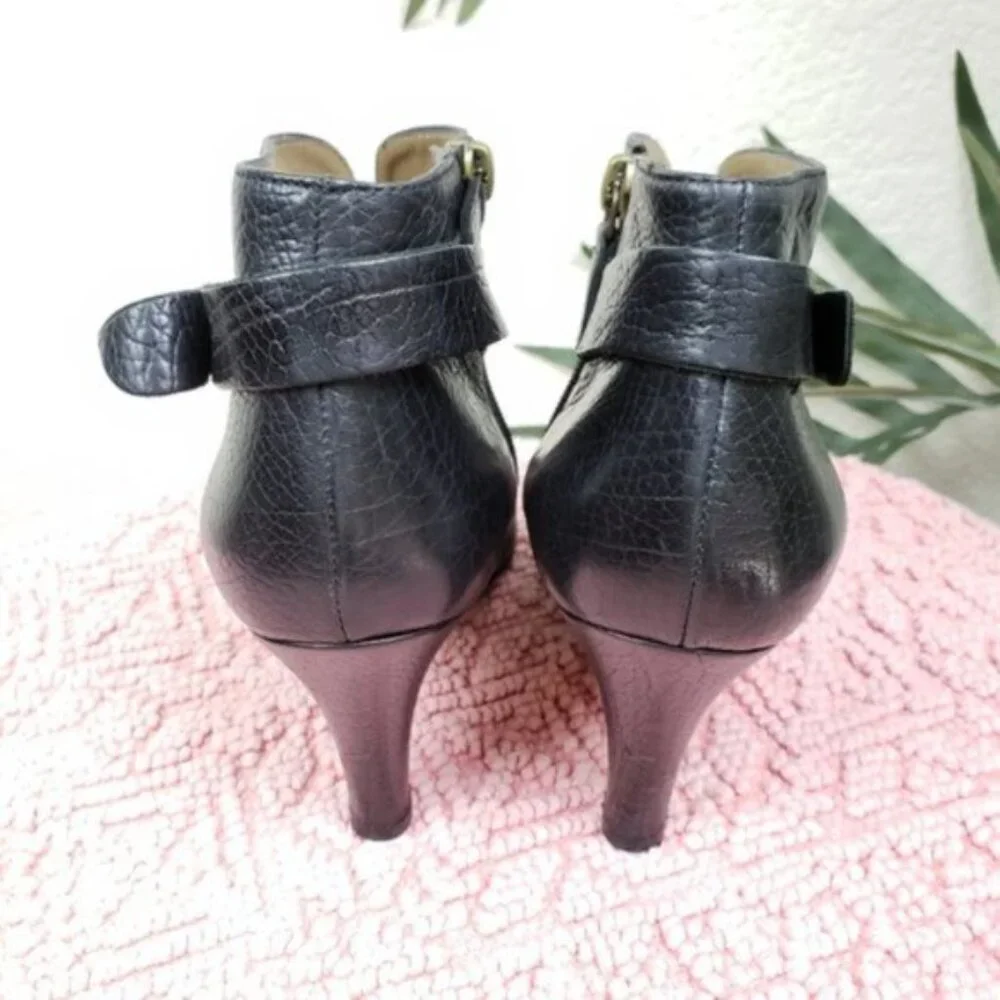 Anyi Lu Italy Pebbled Leather Ankle Booties Black Heels size 38/ US 8 Harness